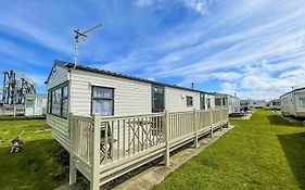 Lovely 8 Berth Caravan With Decking At Eastgate Fantasy Island Park Ref 58004C